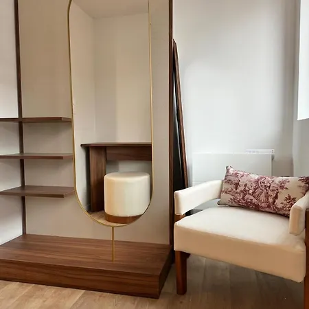 شقة فندقية Adonis Collection 4*
